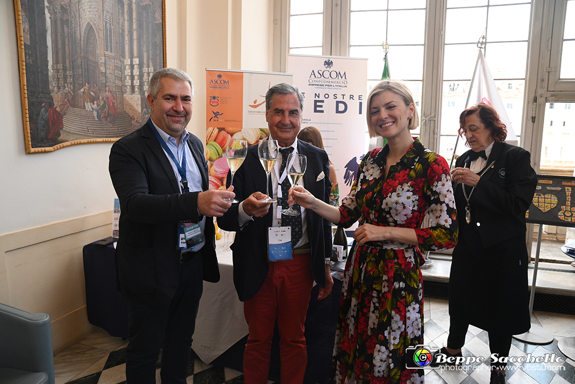 VBS_1855 - Eurovision Media Centre - Fellow, Bandakadabra e Bianco.jpg
